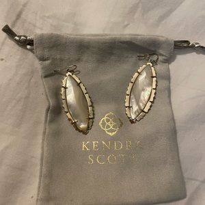 Kendra ScottJoelle Marquise Earrings in Mother of Pearl